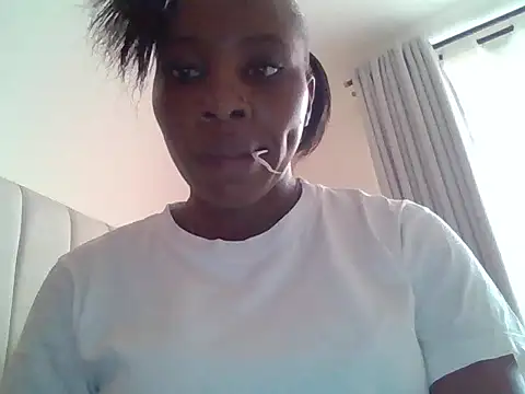 Snapshot of Queen_loveer chatting on December 15, 2:23 pm Queen loveer online show from December 15, 2:23 pm