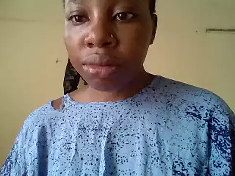 Snapshot of Queen_loveer chatting on March 10, 9:12 am Queen loveer online show from March 10, 9:12 am