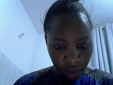 Snapshot of Queen_loveer chatting on March 25, 10:19 pm Queen loveer online show from March 25, 10:19 pm