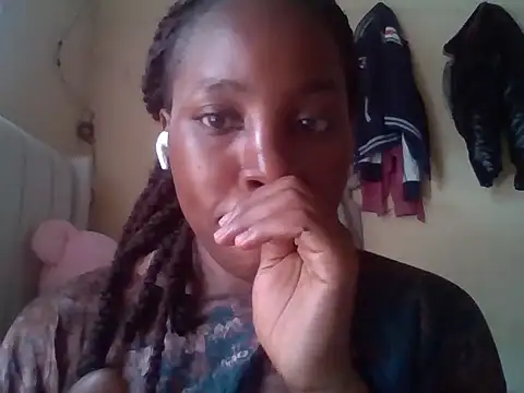 Snapshot of Queen_loveer chatting on November 4, 11:03 am Queen loveer online show from November 4, 11:03 am