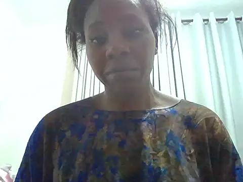 Snapshot of Queen_loveer chatting on June 3, 6:56 pm Queen loveer online show from June 3, 6:56 pm