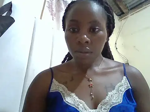Snapshot of Queen_loveer chatting on October 31, 8:27 pm Queen loveer online show from October 31, 8:27 pm
