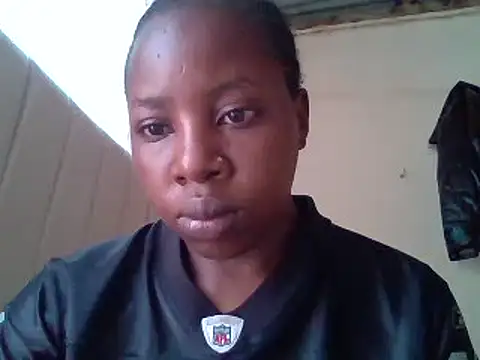 Snapshot of Queen_loveer chatting on March 15, 9:09 am Queen loveer online show from March 15, 9:09 am