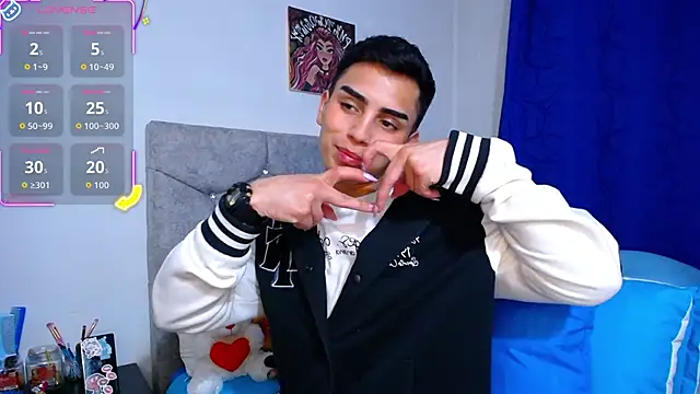 OwenBluee online show from November 7, 3:22 am