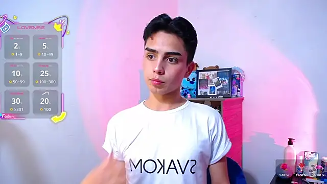 OwenBluee online show from November 19, 6:08 pm