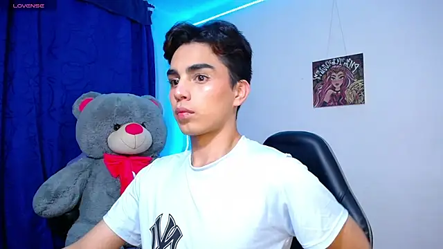 OwenBluee online show from May 11, 5:31 am