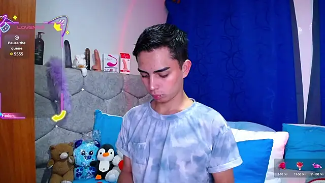 OwenBluee online show from September 25, 11:00 pm