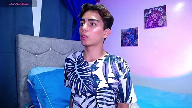 OwenBluee online show from March 18, 6:17 pm