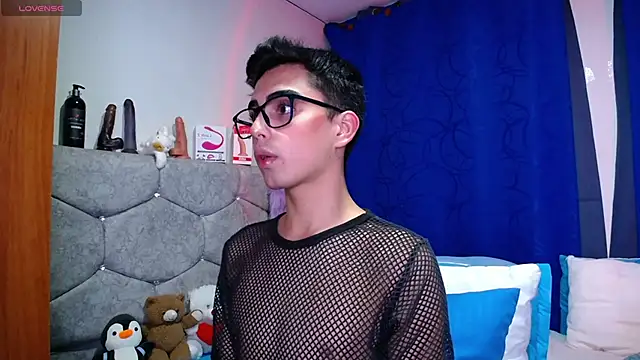 OwenBluee online show from September 30, 1:11 am