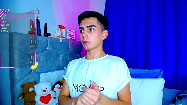 OwenBluee online show from October 22, 6:57 am