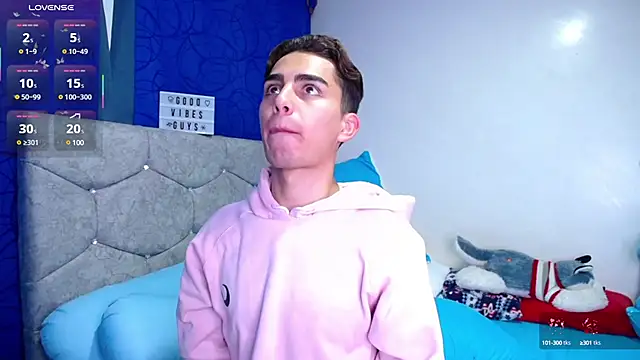 OwenBluee online show from February 27, 8:13 am