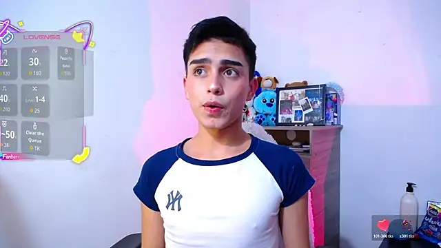 OwenBluee online show from November 17, 5:50 pm