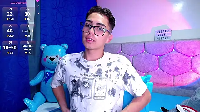 OwenBluee online show from February 13, 5:16 am