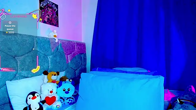 OwenBluee online show from October 23, 5:39 am