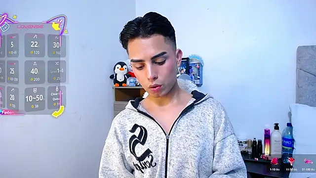 OwenBluee online show from December 3, 11:58 pm