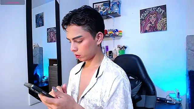 OwenBluee online show from March 22, 9:33 am