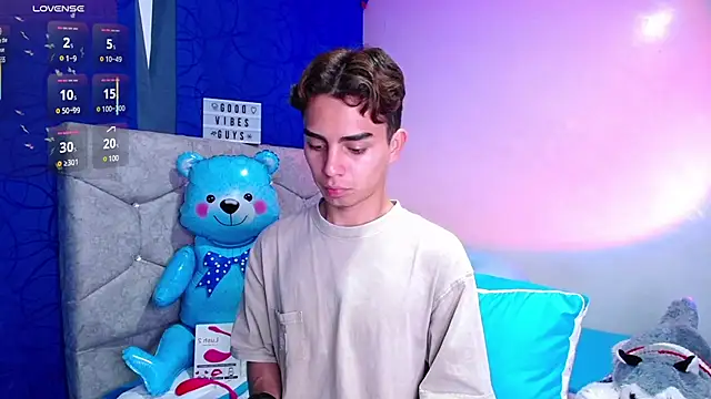 OwenBluee online show from March 1, 5:52 am