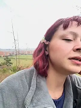 Snapshot of bombom_6 chatting on November 8, 5:05 pm bombom 6 online show from November 8, 5:05 pm