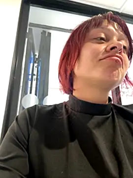 Snapshot of bombom_6 chatting on November 7, 5:17 pm bombom 6 online show from November 7, 5:17 pm