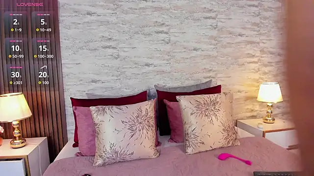 AndreaPink2024 online show from November 30, 1:23 pm