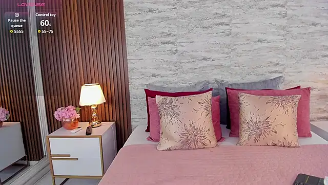 AndreaPink2024 online show from October 30, 1:31 pm