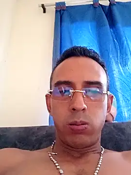 paisa233 online show from April 11, 9:18 pm