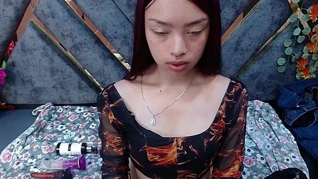Sofia Mirandaa18 online show from September 16, 1:45 pm