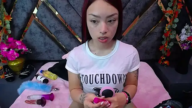 Snapshot of Sofia_Mirandaa18 chatting on November 28, 1:55 pm Sofia Mirandaa18 online show from November 28, 1:55 pm