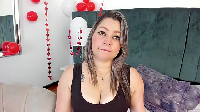 Snapshot of PandoraB_ chatting on February 28, 5:26 pm PandoraB online show from February 28, 5:26 pm