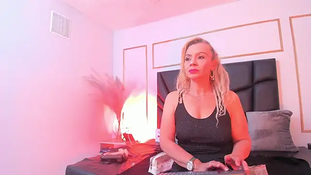 AnastasiaTaylor  online show from June 2, 8:09 pm