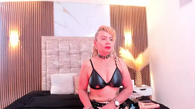 AnastasiaTaylor  online show from November 11, 8:03 pm