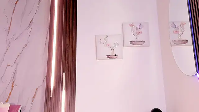 mia six66 online show from March 25, 12:04 pm