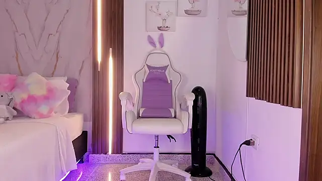 Snapshot of mia_six66 chatting on October 10, 11:44 am mia six66 online show from October 10, 11:44 am