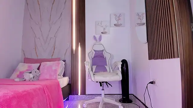 Snapshot of mia_six66 chatting on October 7, 11:33 am mia six66 online show from October 7, 11:33 am