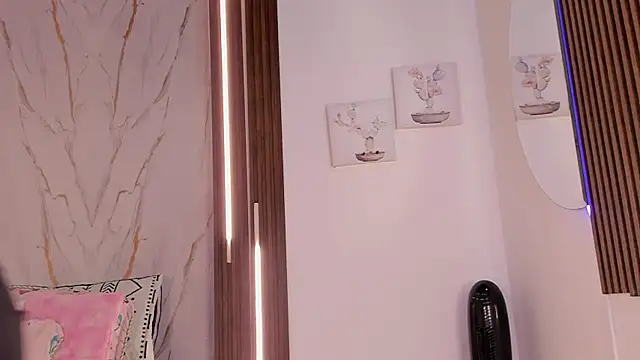 mia six66 online show from February 28, 12:05 pm