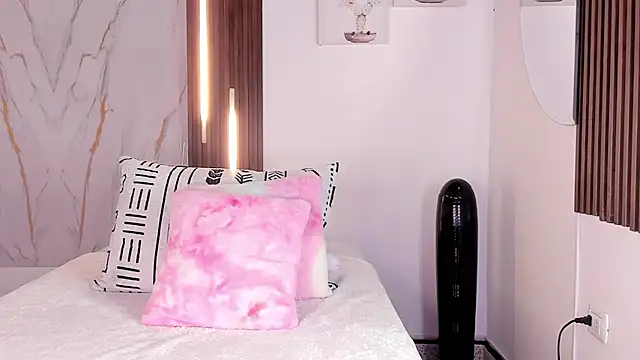 mia six66 online show from December 2, 12:07 pm