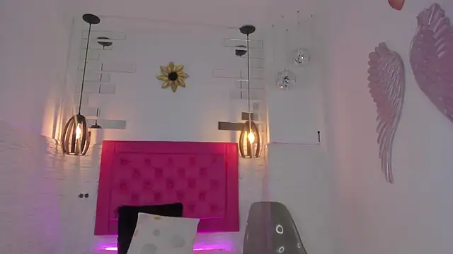 Snapshot of mia_six66 chatting on February 27, 11:28 am mia six66 online show from February 27, 11:28 am