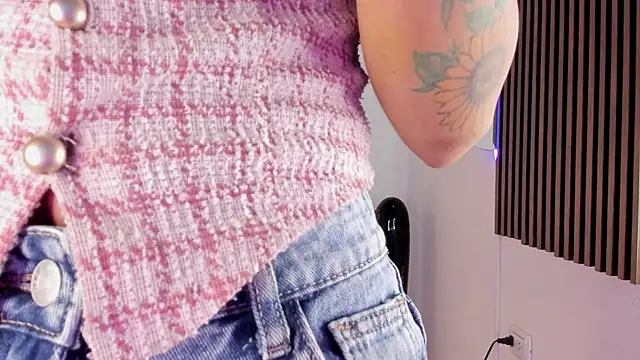 mia six66 online show from February 13, 12:16 pm