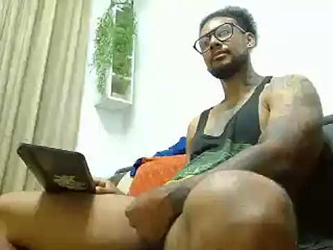 Snapshot of LewisStrong chatting on March 21, 7:02 pm LewisStrong online show from March 21, 7:02 pm