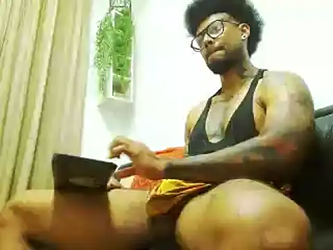 Snapshot of LewisStrong chatting on March 15, 9:16 pm LewisStrong online show from March 15, 9:16 pm