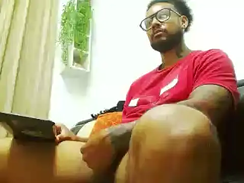 Snapshot of LewisStrong chatting on March 14, 10:49 pm LewisStrong online show from March 14, 10:49 pm