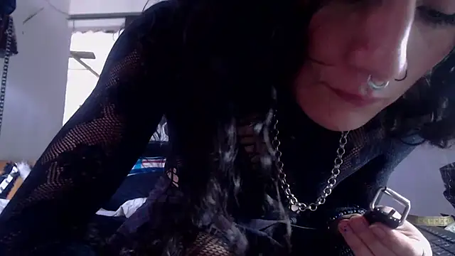 Zafiro subversiva online show from December 22, 2:28 pm