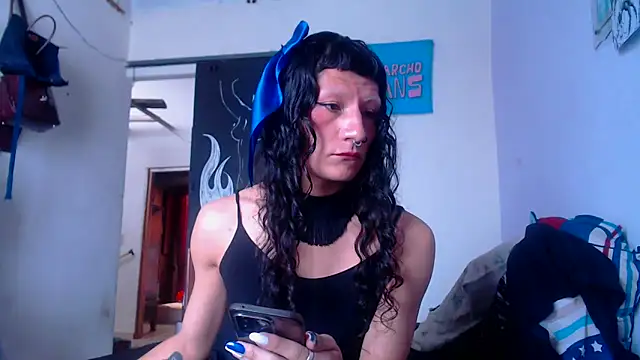 Zafiro subversiva online show from November 15, 1:26 pm