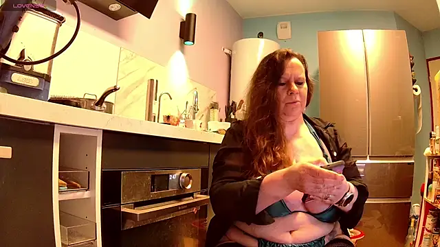 Endrocleia online show from March 1, 1:49 am