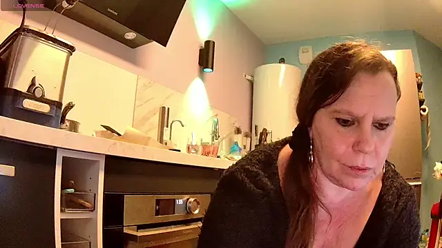 Endrocleia online show from November 4, 12:36 am