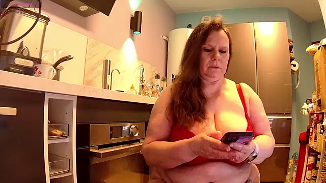 Endrocleia online show from October 30, 2:10 am