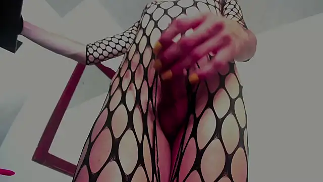 Snapshot of doll10stars chatting on February 18, 9:53 pm doll10stars online show from February 18, 9:53 pm