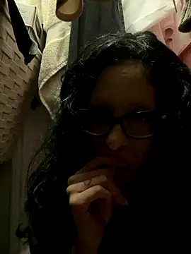 myloveforyouu online show from November 5, 1:31 am