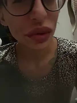 myloveforyouu online show from February 3, 5:38 am