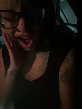 myloveforyouu online show from March 11, 2:27 am